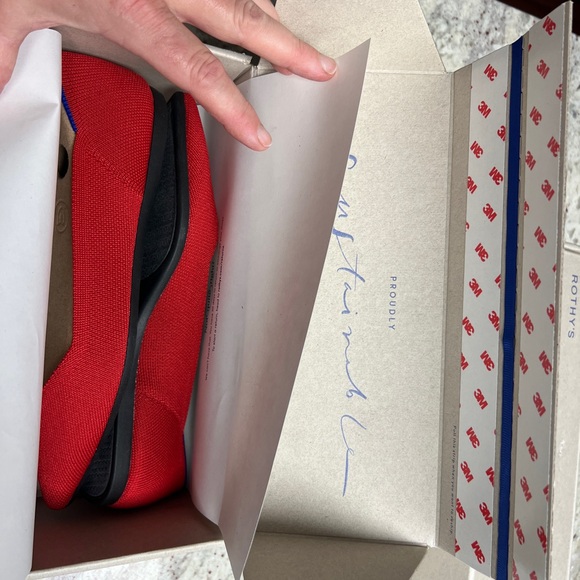 Rothy’s Point II
Size 7
Bright Red
Size 7 - Picture 3 of 7